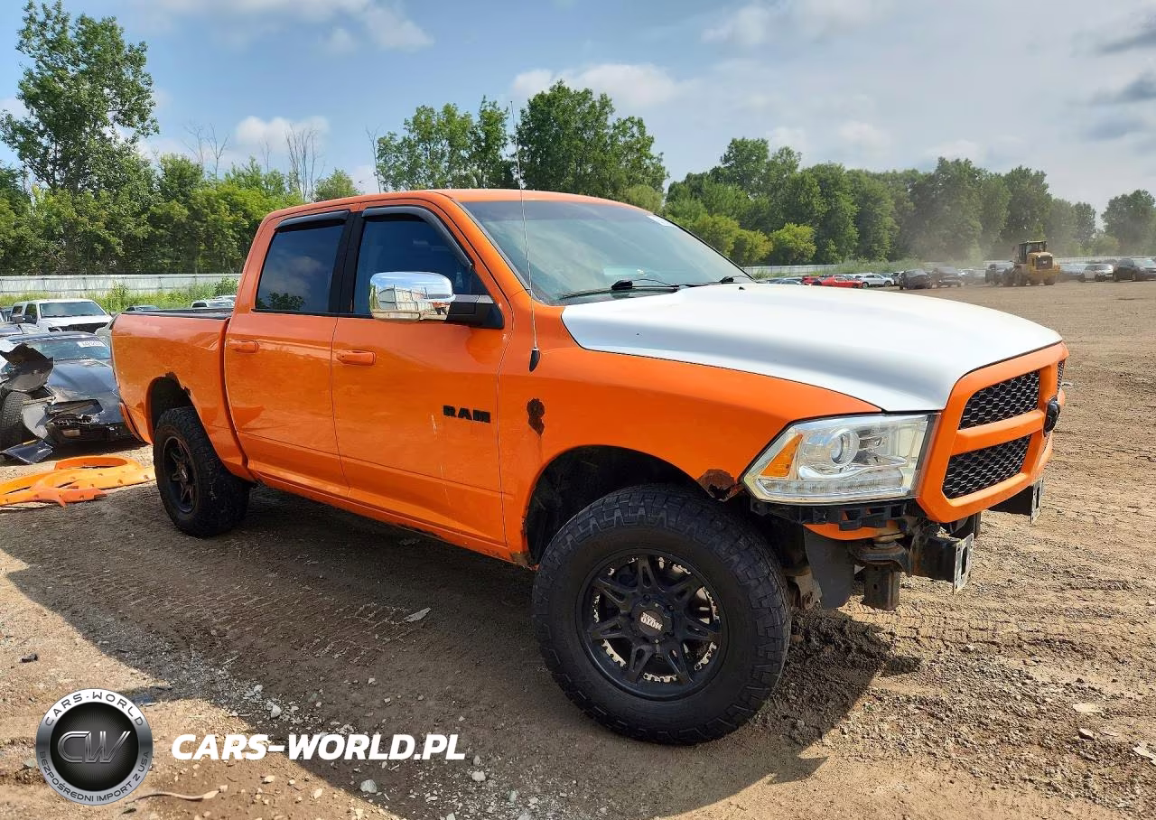 2015 Ram 1500 Sport VIN:1C6RR7MT0FS701555 - 4