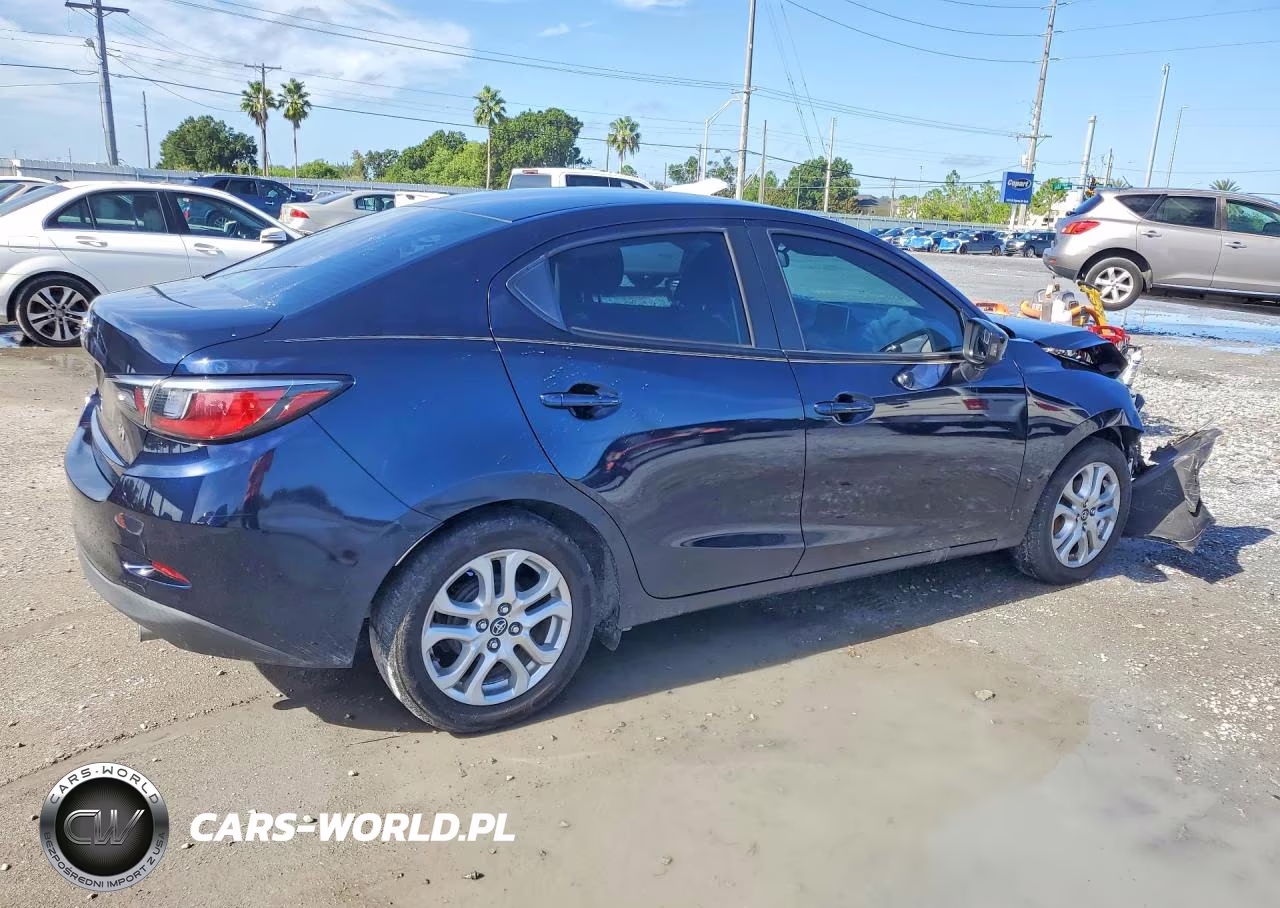 2018 Toyota Yaris Ia Base VIN:3MYDLBYVXJY305650 - 3