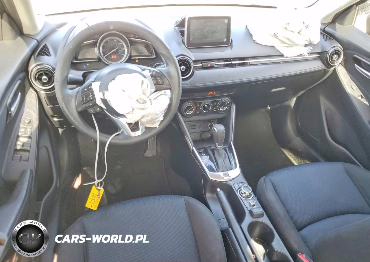2018 Toyota Yaris Ia Base VIN:3MYDLBYVXJY305650 - 8