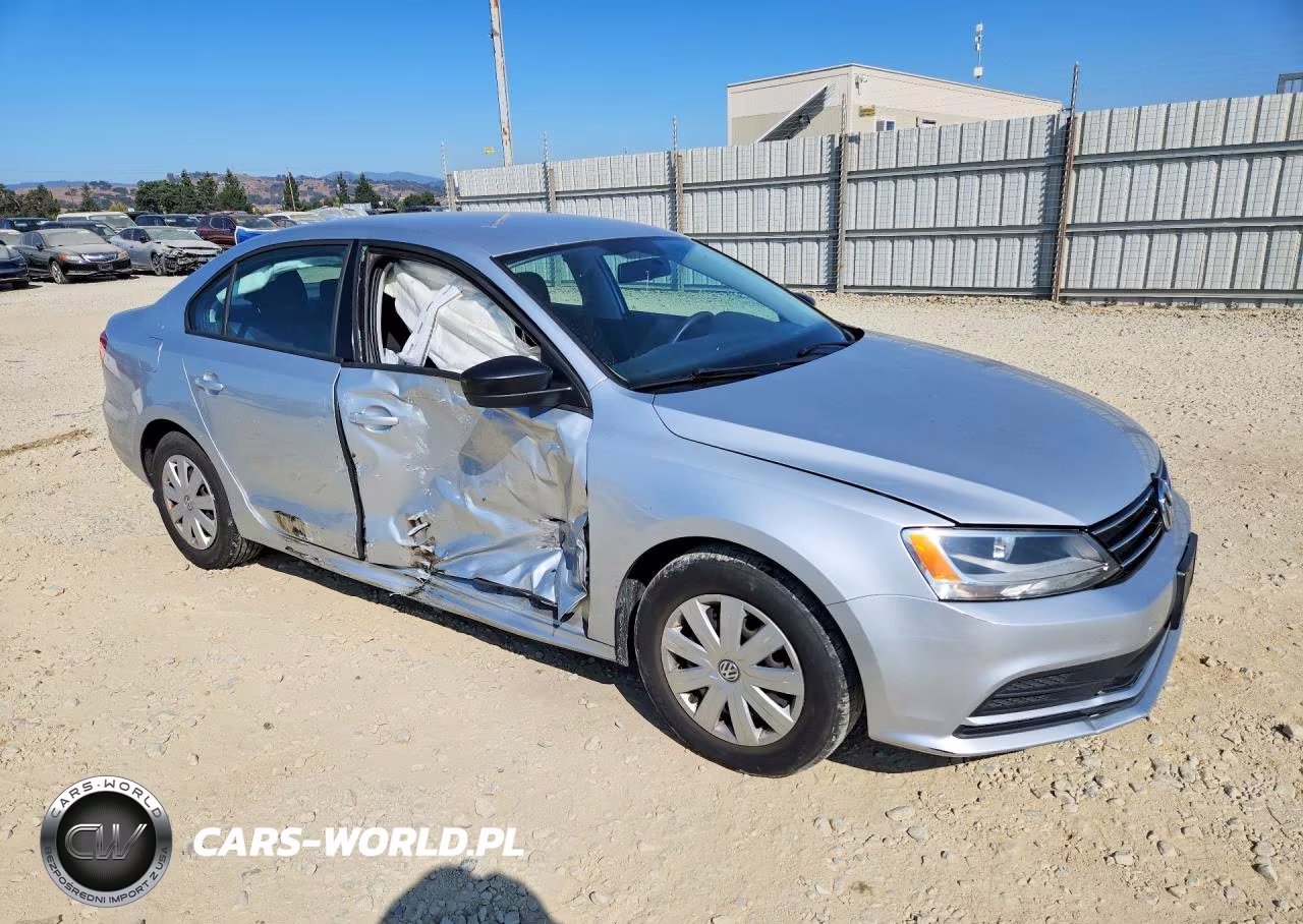 2015 Volkswagen Jetta Base VIN:3VW2K7AJXFM334414 - 4
