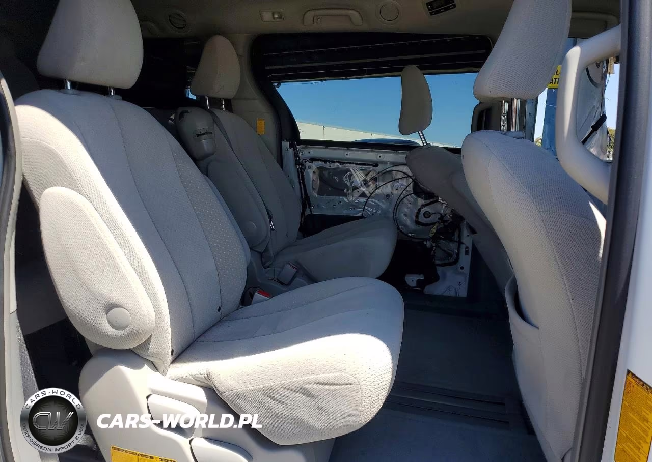 2014 Toyota Sienna Le VIN:5TDKK3DC2ES511111 - 11