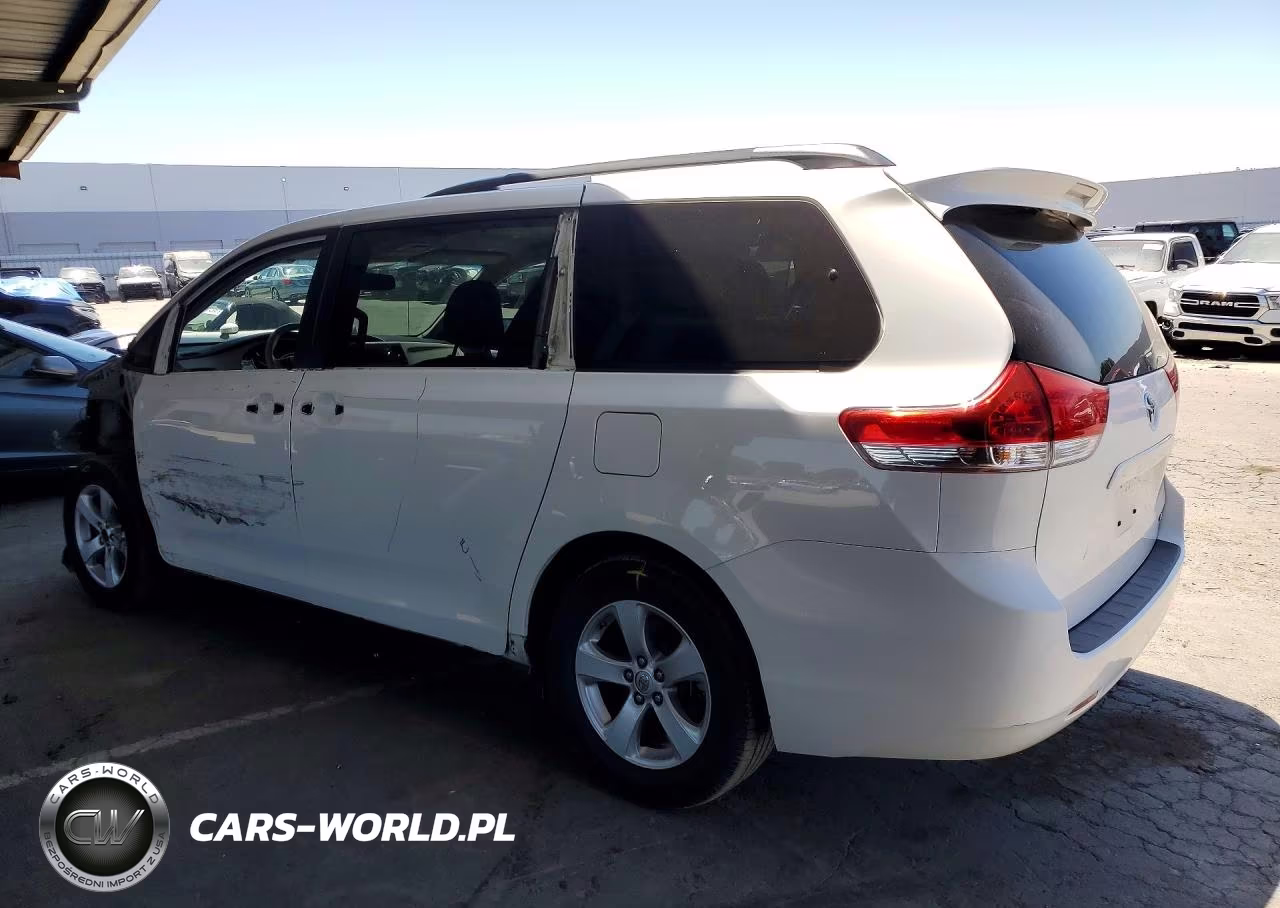 2014 Toyota Sienna Le VIN:5TDKK3DC2ES511111 - 2