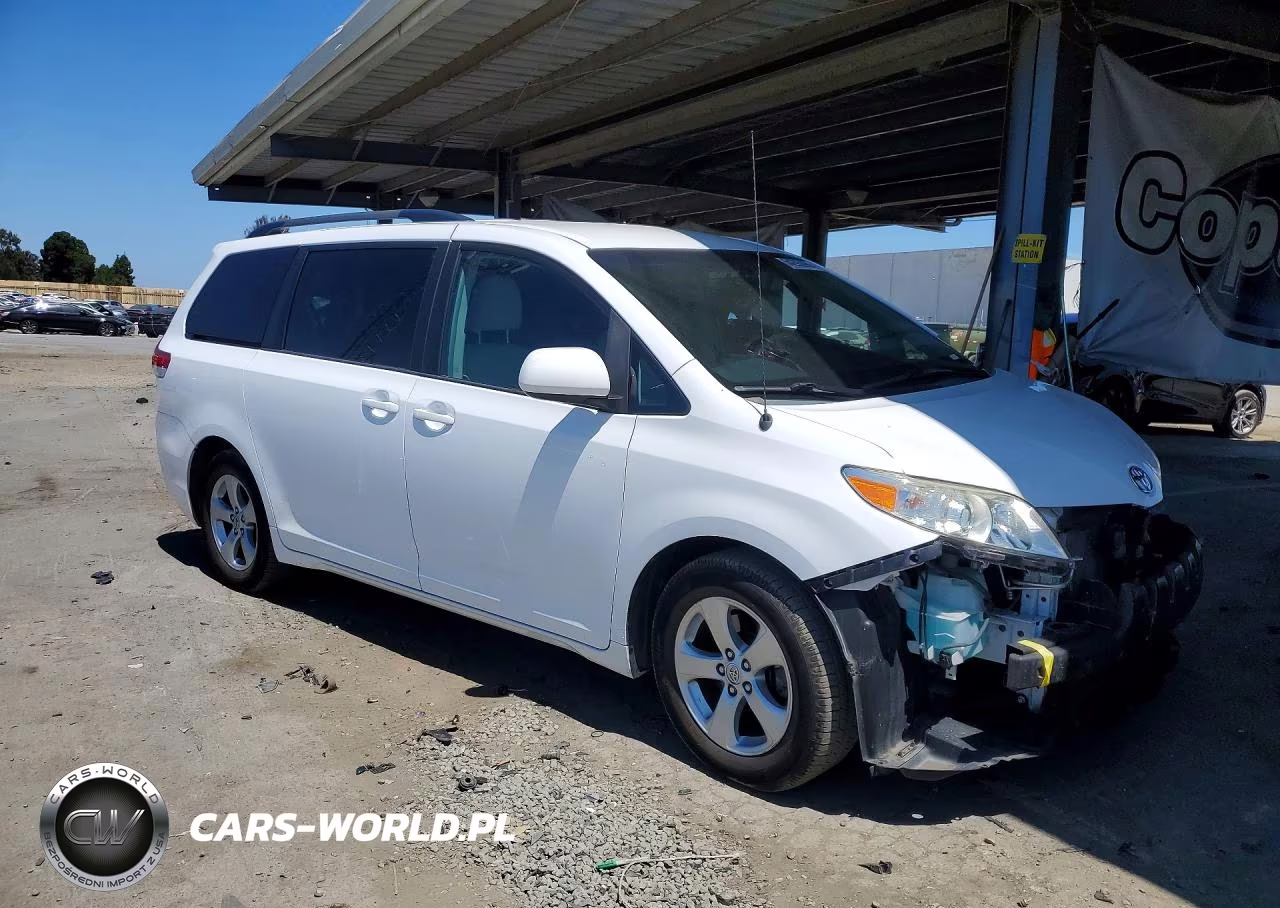 2014 Toyota Sienna Le VIN:5TDKK3DC2ES511111 - 4