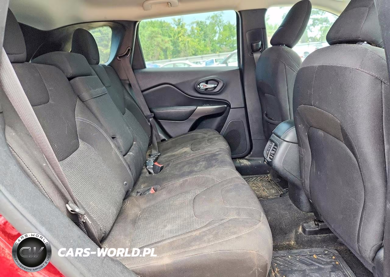 2019 Jeep Cherokee Latitude VIN:1C4PJLCB4KD301022 - 11