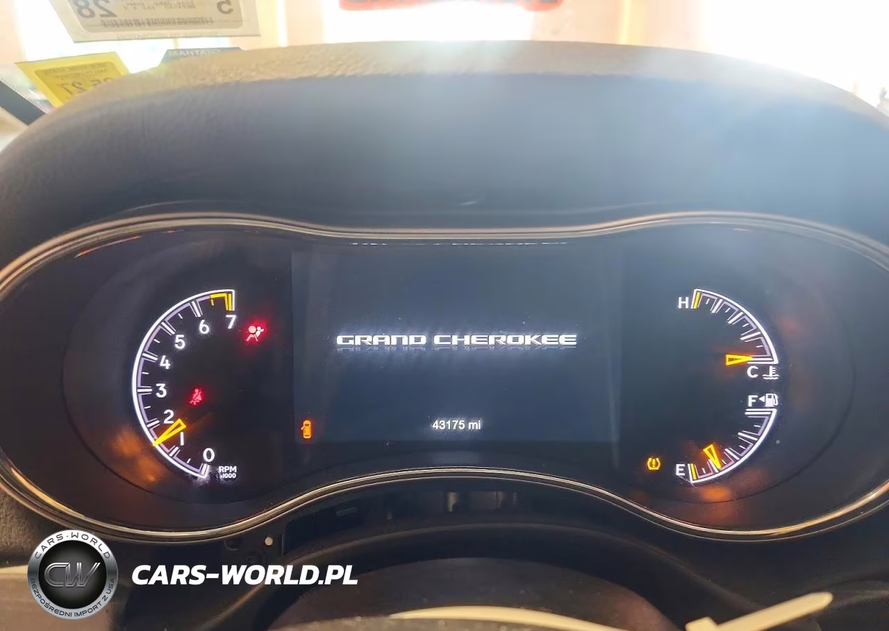 2022 Jeep Grand Cherokee Laredo E VIN:1C4RJFAG8NC175069 - 9