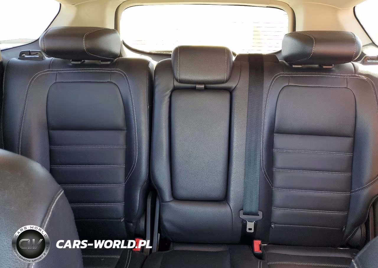 2017 Ford Escape Titanium VIN:1FMCU9J9XHUC51899 - 10