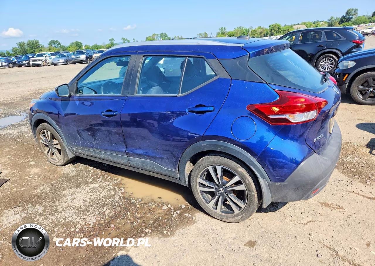 2018 Nissan Kicks Sv VIN:3N1CP5CU4JL521380 - 2