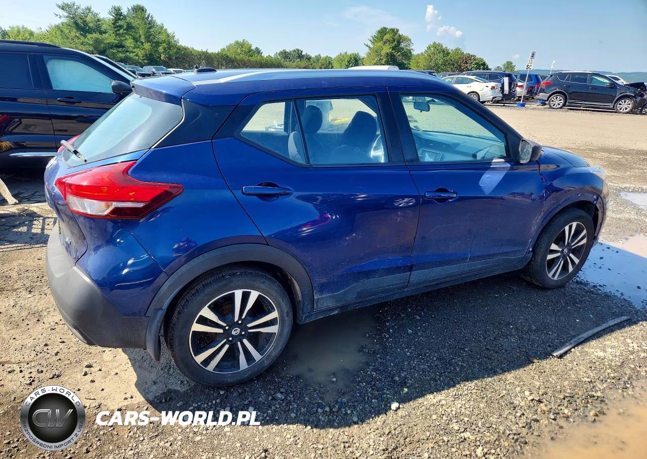 2018 Nissan Kicks Sv VIN:3N1CP5CU4JL521380 - 3