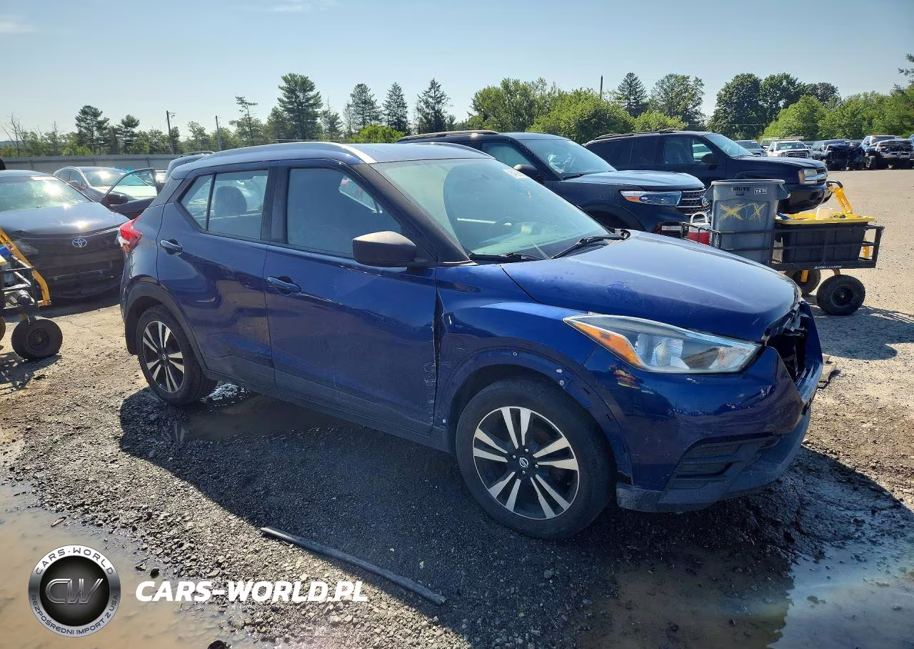 2018 Nissan Kicks Sv VIN:3N1CP5CU4JL521380 - 4