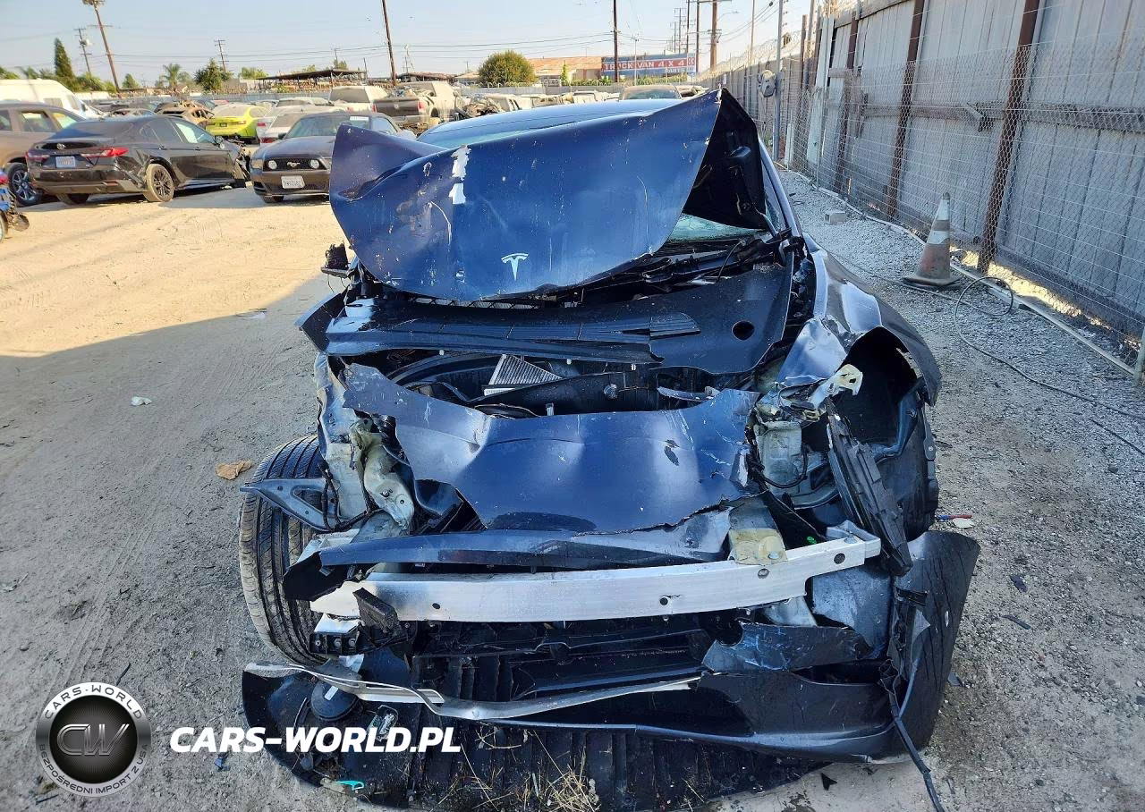 2025 Tesla Model Y VIN:7SAYGDED0SF315549 - 5