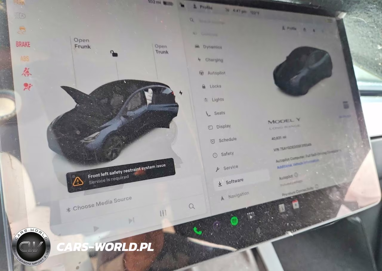 2025 Tesla Model Y VIN:7SAYGDED0SF315549 - 9