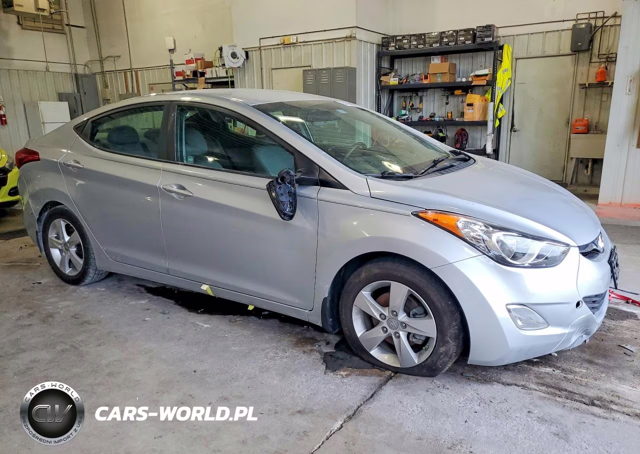 2013 Hyundai Elantra Gls VIN:5NPDH4AEXDH308815 - 4