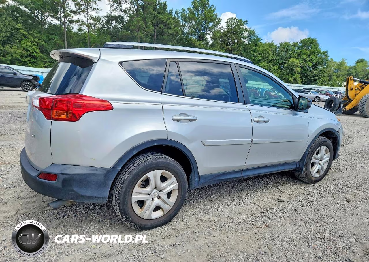 2015 Toyota Rav4 Le VIN:JTMZFREV9FJ042538 - 3