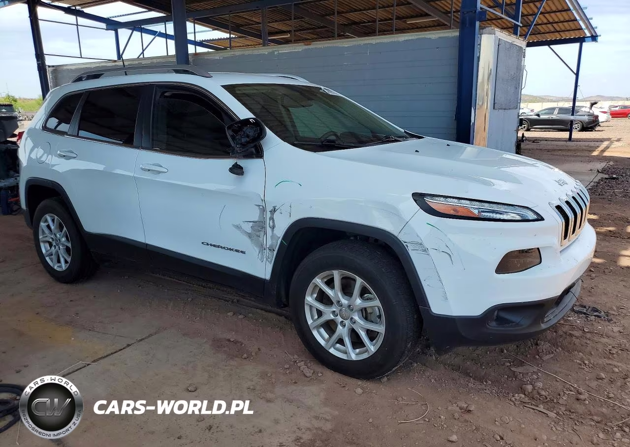 2017 Jeep Cherokee Latitude VIN:1C4PJMCB2HW615044 - 4