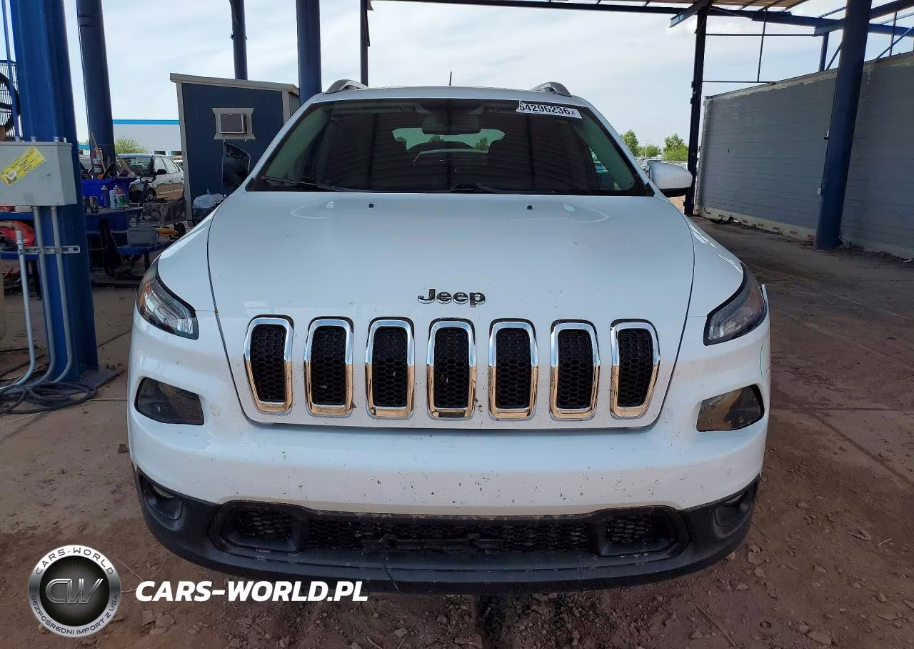 2017 Jeep Cherokee Latitude VIN:1C4PJMCB2HW615044 - 5
