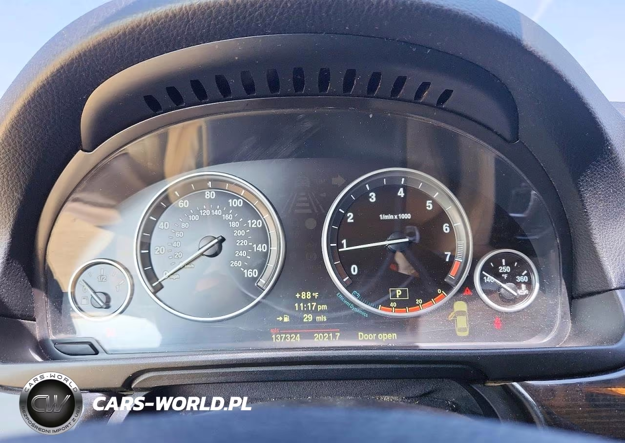 2012 BMW 528 I VIN:WBAXG5C55CDW85458 - 9