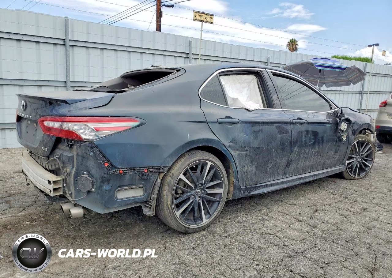 2019 Toyota Camry Xse VIN:4T1B61HK2KU827833 - 3