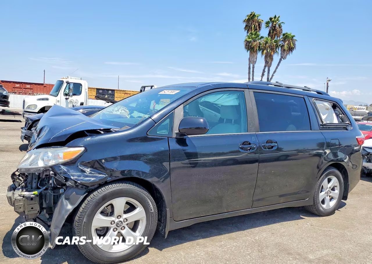 2018 Toyota Sienna Le
