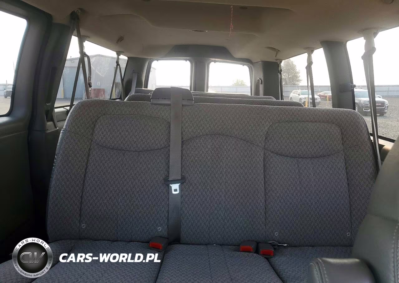 2007 Chevrolet Express G3500 VIN:1GAHG39UX71194880 - 10