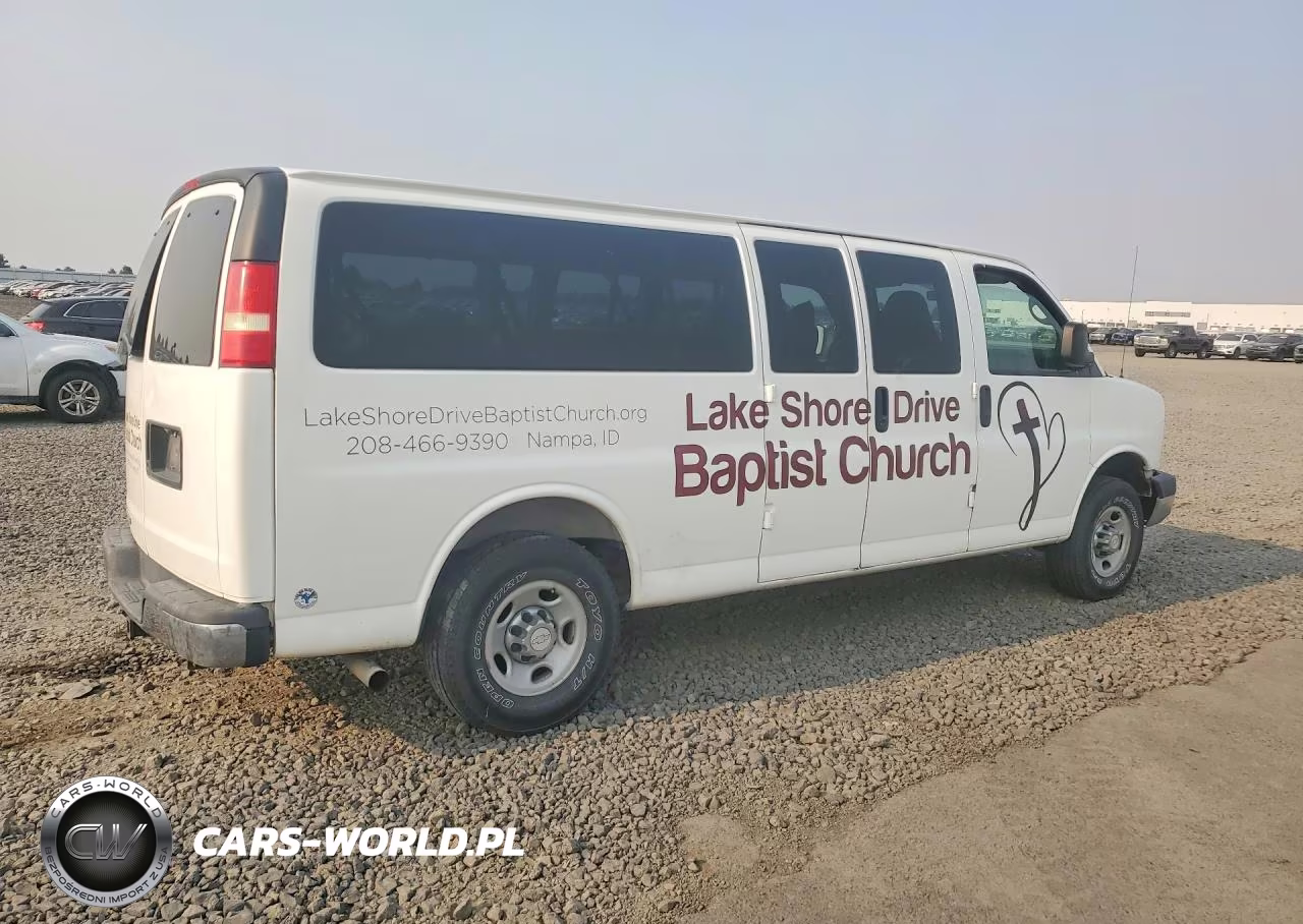 2007 Chevrolet Express G3500 VIN:1GAHG39UX71194880 - 3