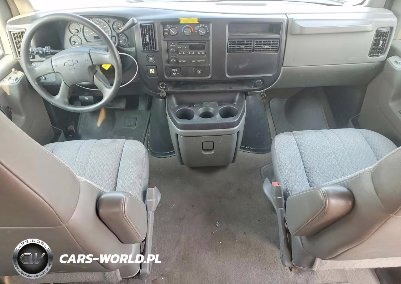2007 Chevrolet Express G3500 VIN:1GAHG39UX71194880 - 8