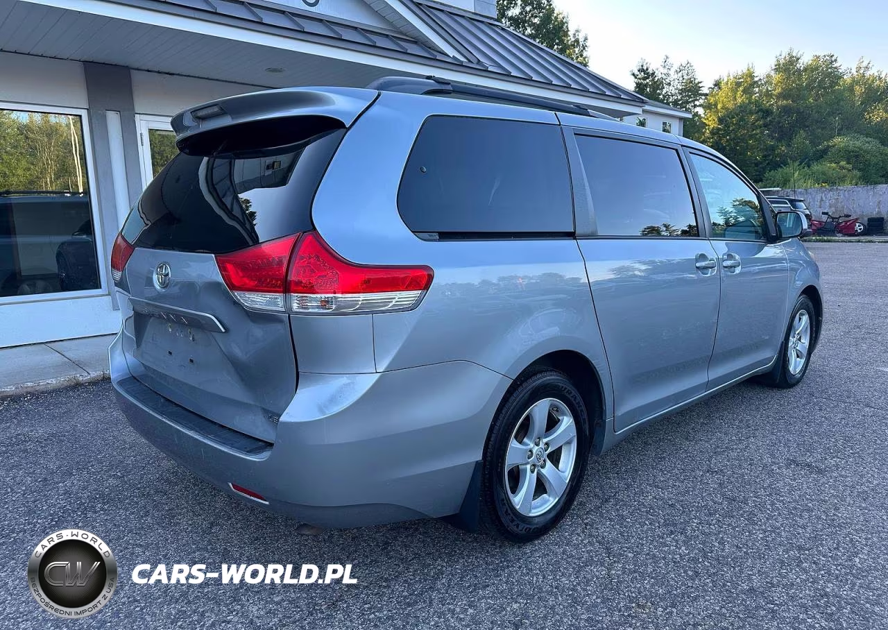 2014 Toyota Sienna Le VIN:5TDKK3DCXES478665 - 4