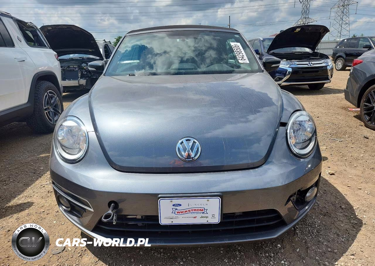 2015 Volkswagen Beetle R-Line VIN:3VW7T7AT6FM803745 - 5
