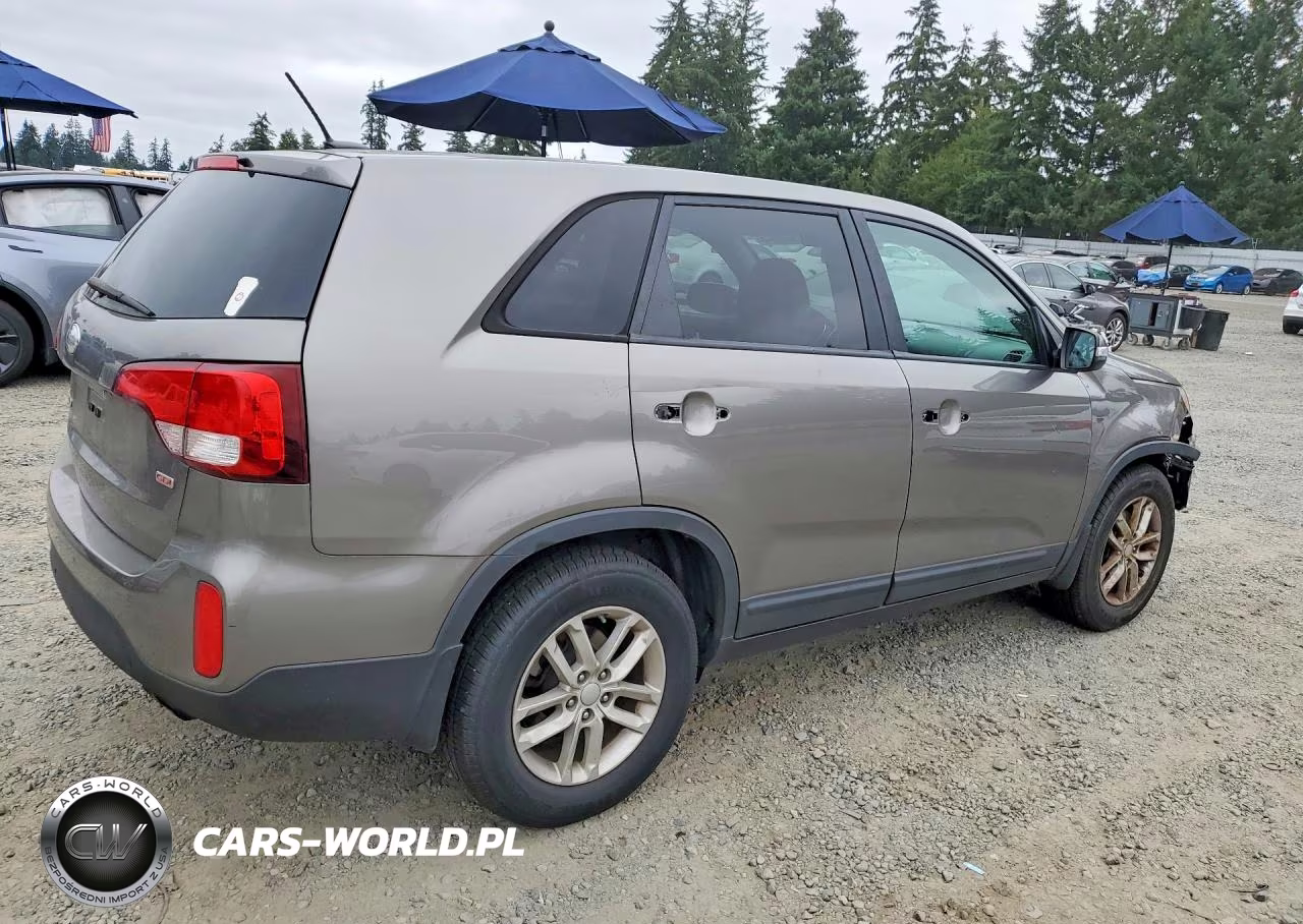 2015 Kia Sorento Lx VIN:5XYKT3A67FG557107 - 3