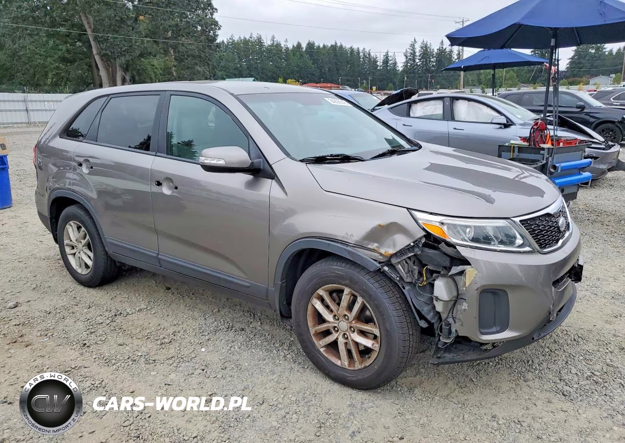 2015 Kia Sorento Lx VIN:5XYKT3A67FG557107 - 4