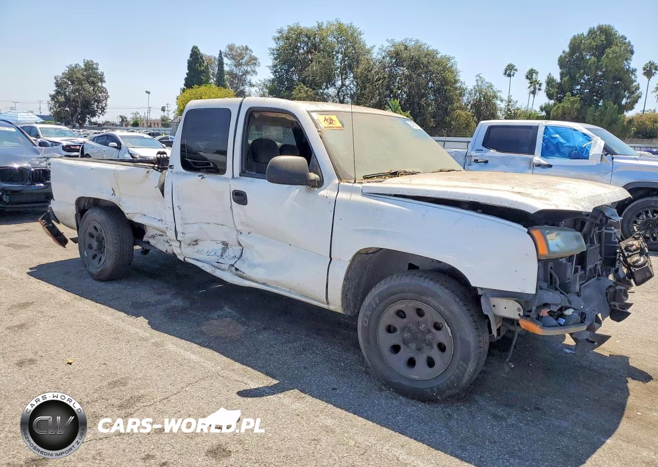 2005 Chevrolet Silverado C1500 VIN:2GCEC19V151350962 - 4