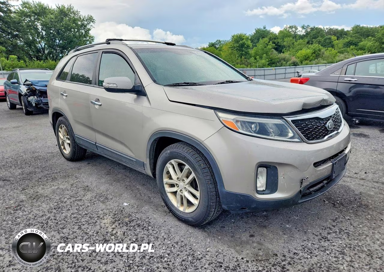 2015 Kia Sorento Lx VIN:5XYKT4A67FG575483 - 4