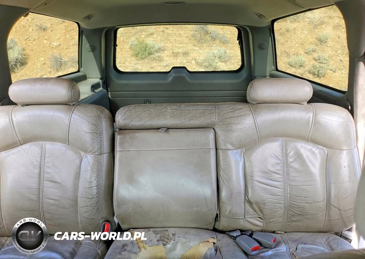 2002 Chevrolet Suburban K1500 VIN:3GNFK16T62G350816 - 10