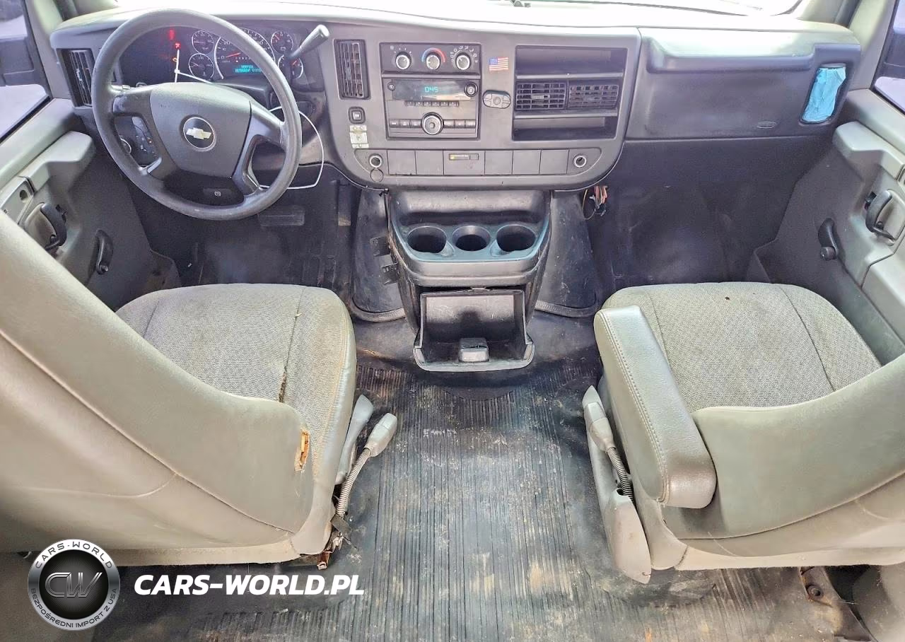 2010 Chevrolet Express G1500 VIN:1GCUGADX0A1128518 - 8