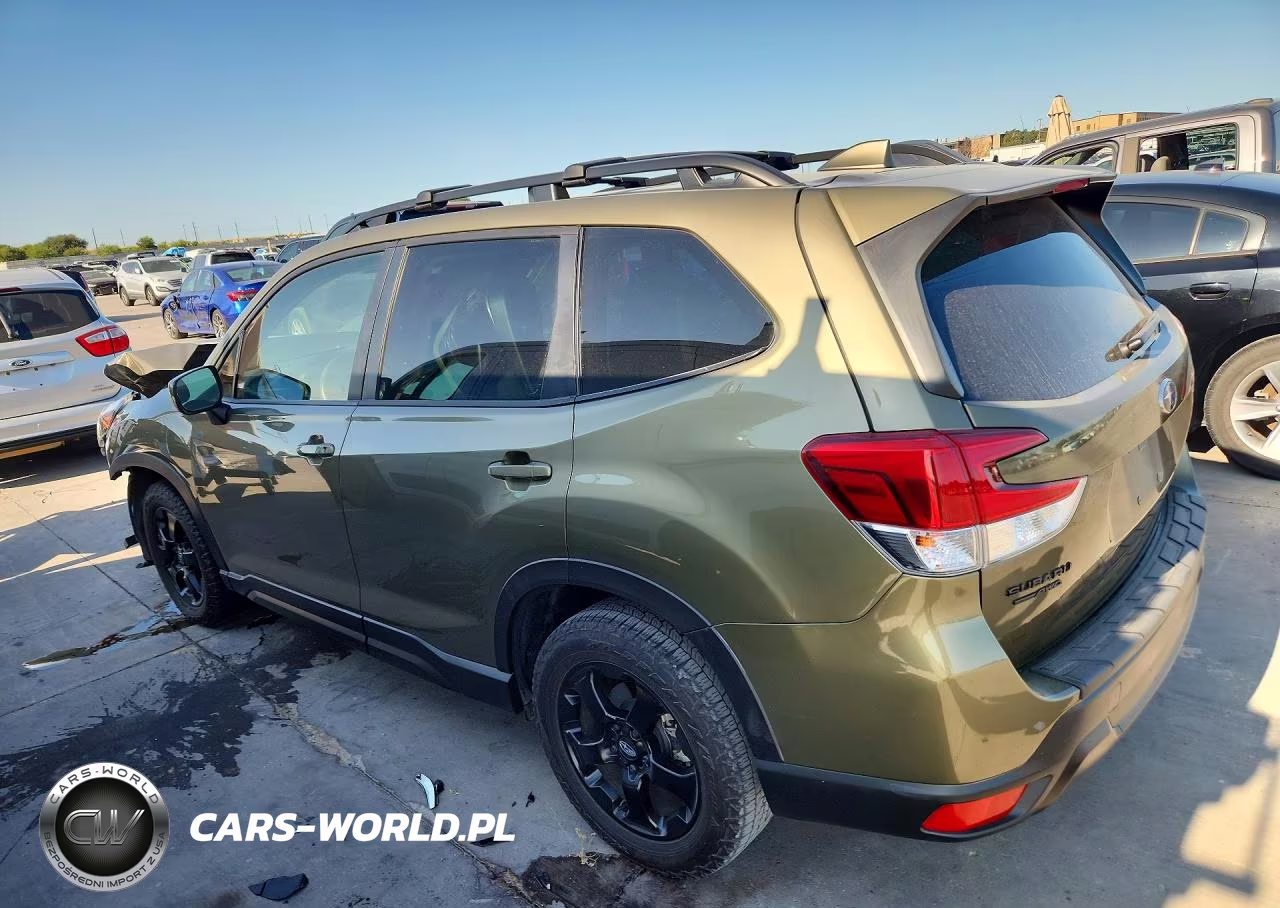 2023 Subaru Forester Premium VIN:JF2SKADC5PH463763 - 2