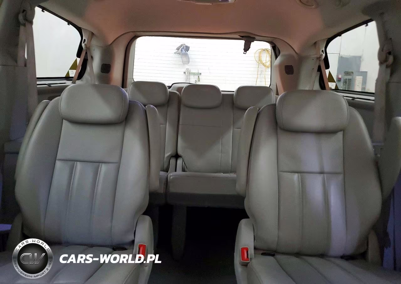 2009 Chrysler Town & Country Touring VIN:2A8HR54109R635160 - 10
