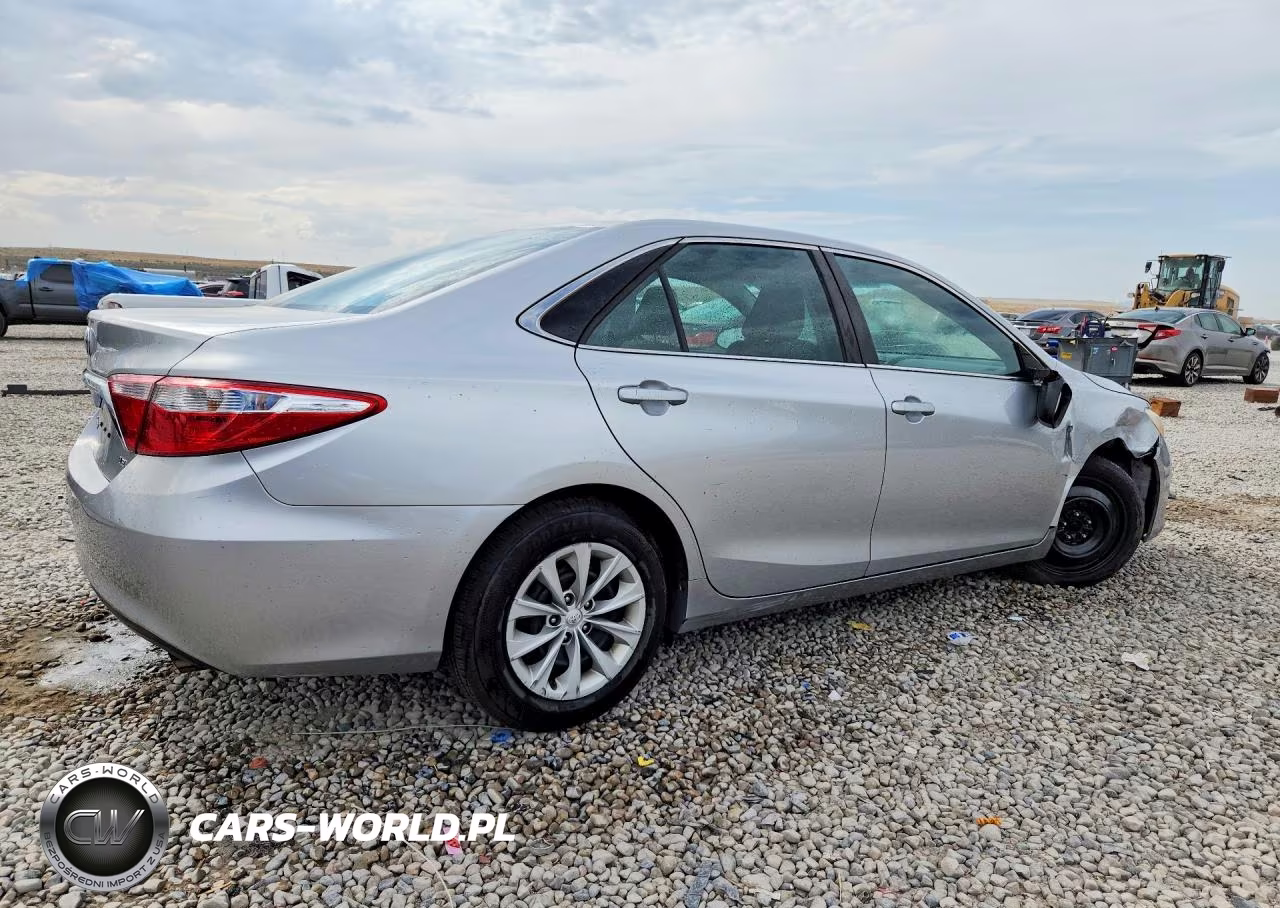 2015 Toyota Camry Le VIN:4T4BF1FK0FR507151 - 3