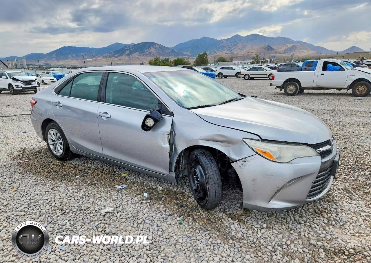 2015 Toyota Camry Le VIN:4T4BF1FK0FR507151 - 4