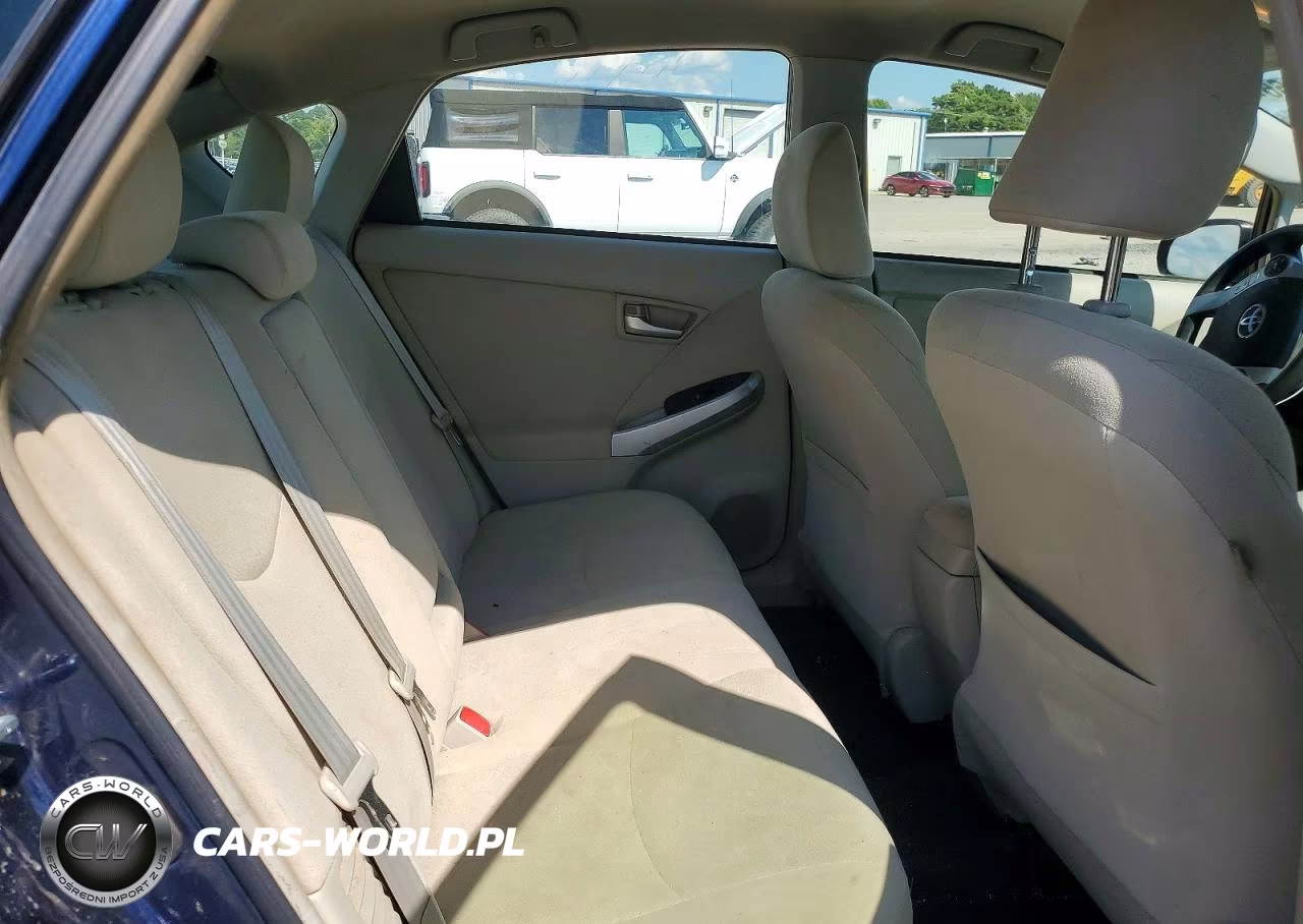 2015 Toyota Prius Two VIN:JTDKN3DU9F0422771 - 10