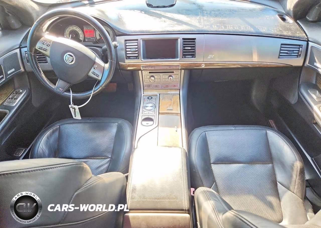 2011 Jaguar Xf R VIN:SAJWA0JC3BMS02117 - 8