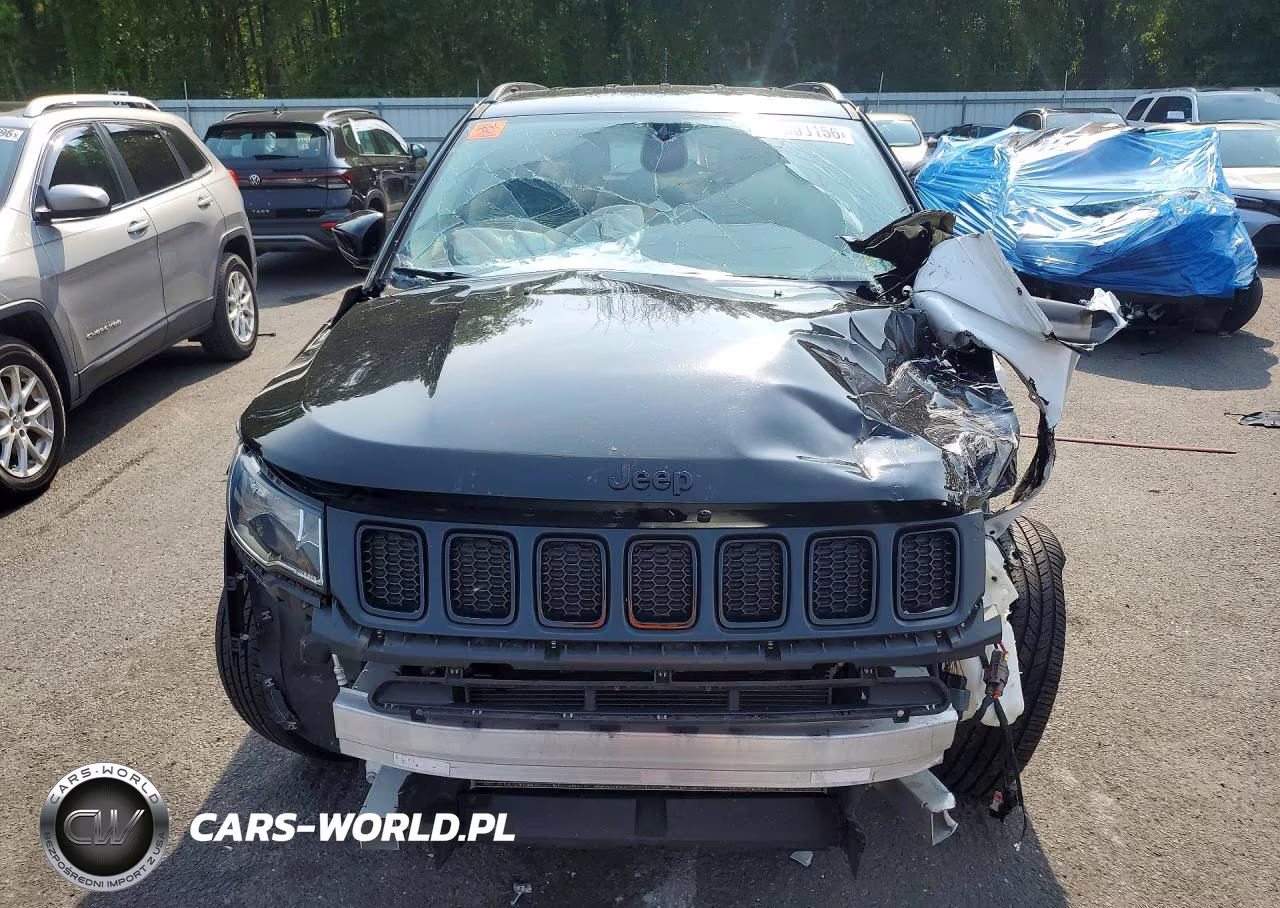 2019 Jeep Compass Latitude VIN:3C4NJDBB6KT812417 - 5