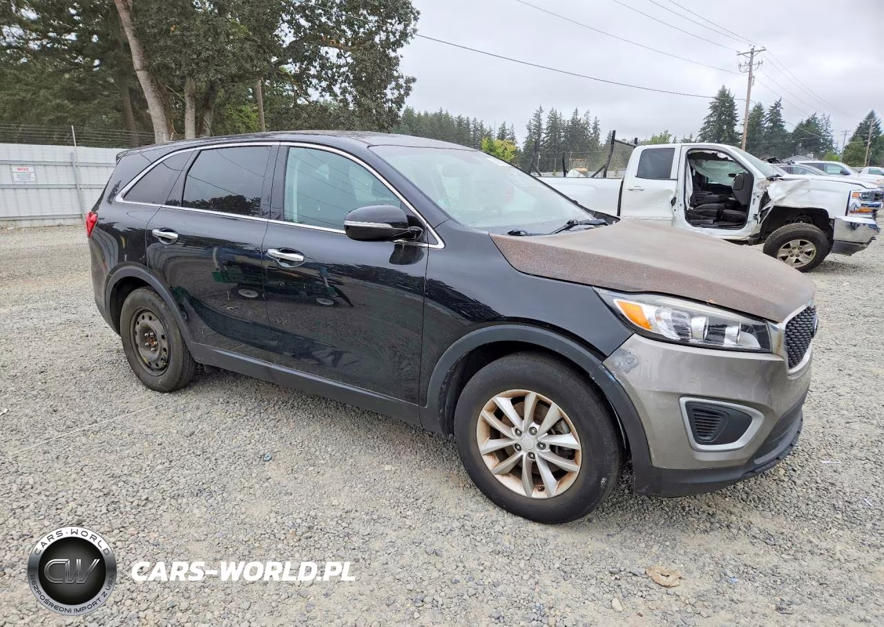 2018 Kia Sorento L VIN:5XYPG4A35JG411139 - 4