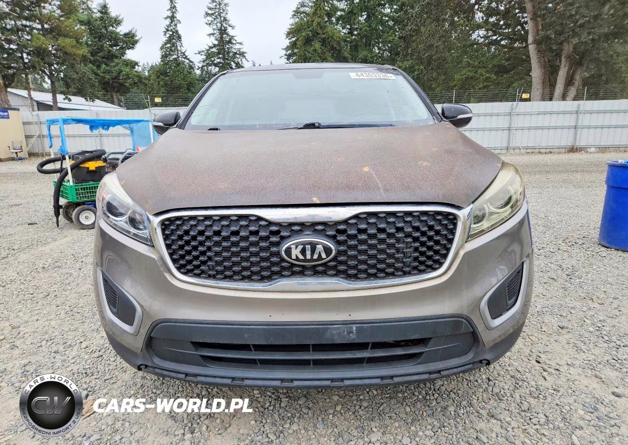 2018 Kia Sorento L VIN:5XYPG4A35JG411139 - 5