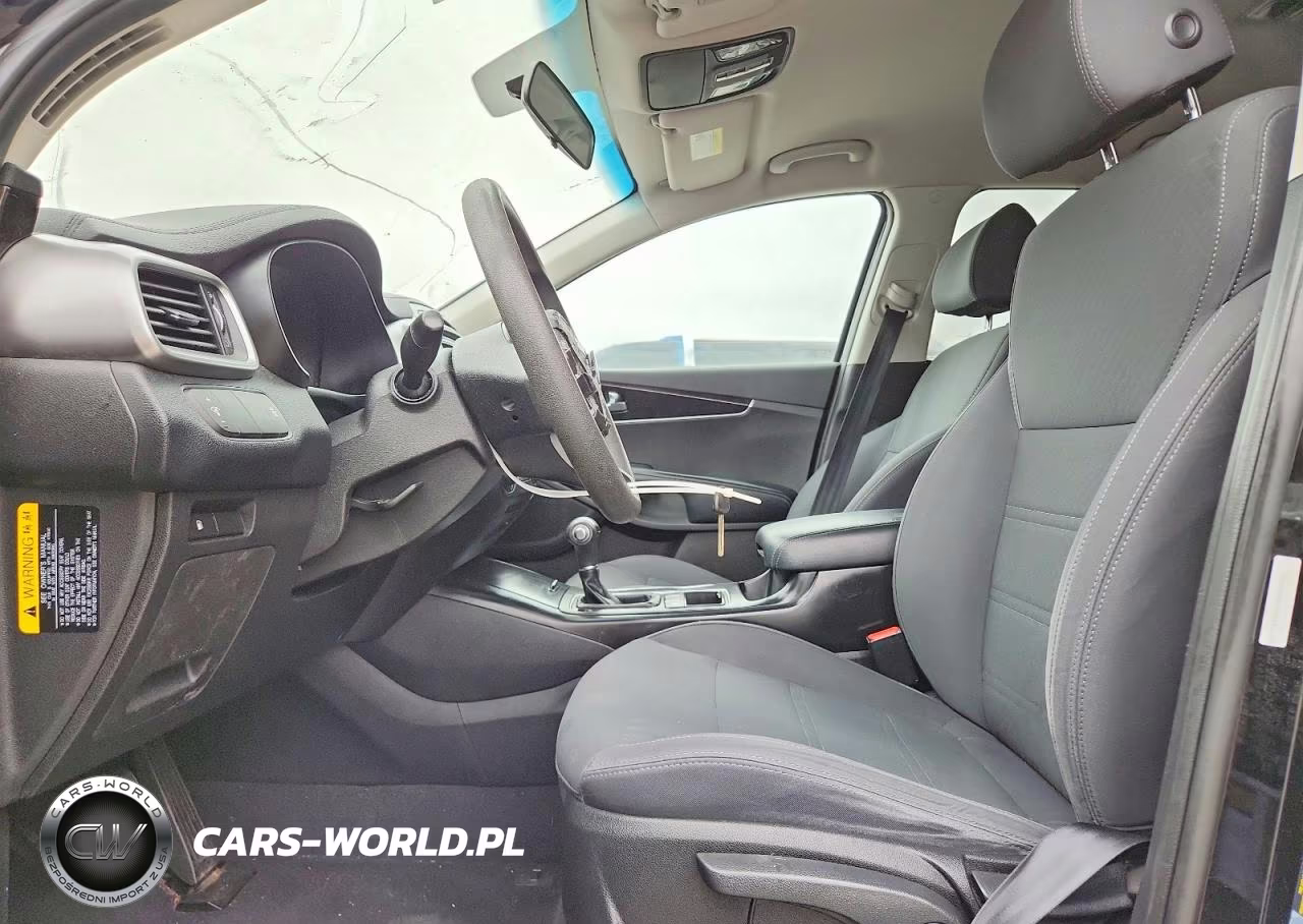 2018 Kia Sorento L VIN:5XYPG4A35JG411139 - 7