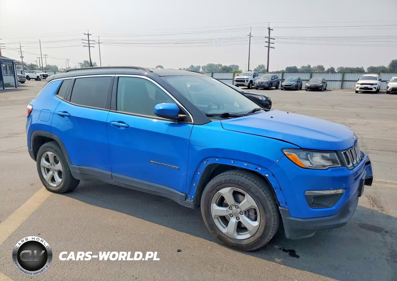2018 Jeep Compass Latitude VIN:3C4NJCBB9JT368877 - 4