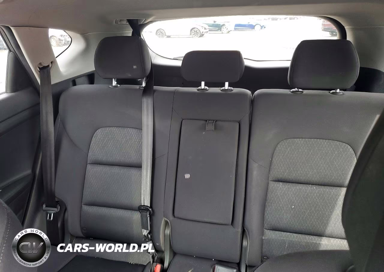 2018 Hyundai Tucson Value VIN:KM8J3CA2XJU757863 - 10