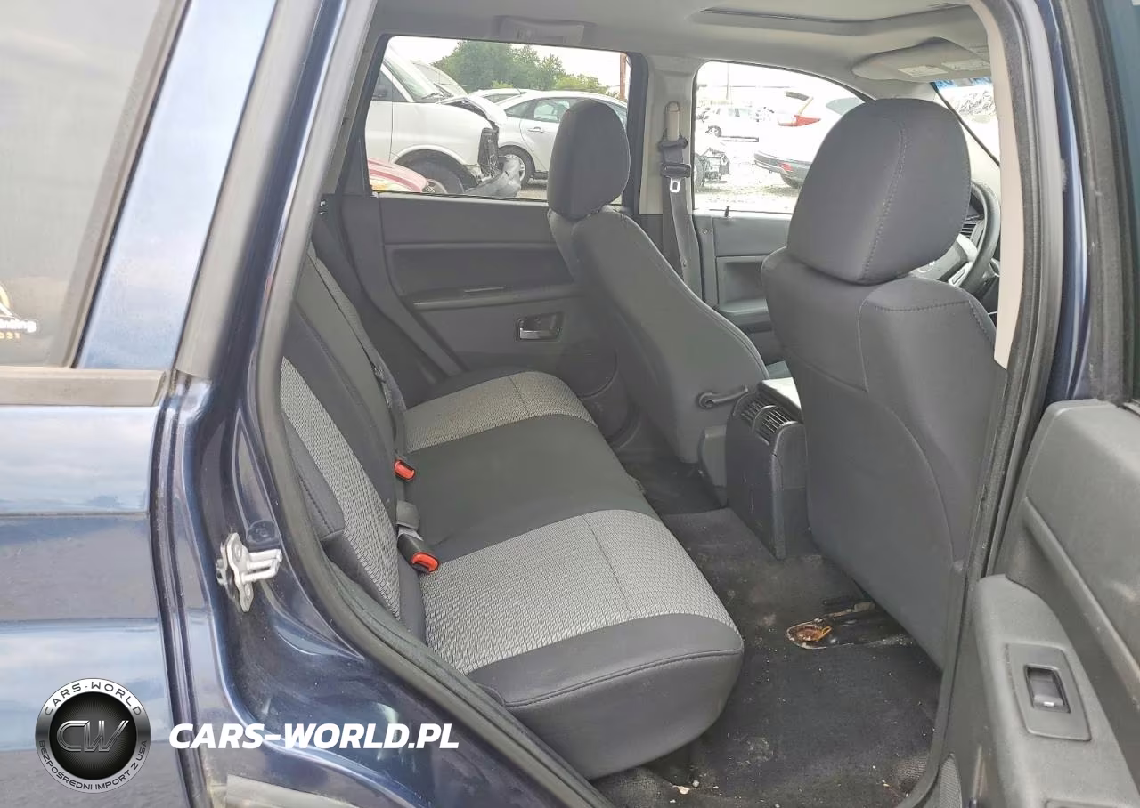 2010 Jeep Grand Cherokee Laredo VIN:1J4PR4GK9AC117279 - 11