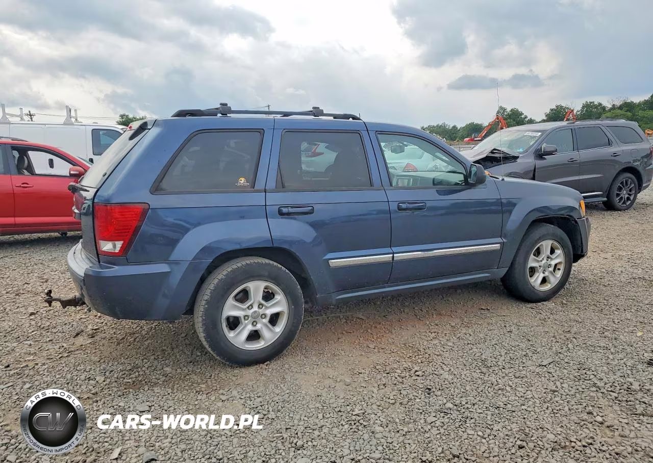 2010 Jeep Grand Cherokee Laredo VIN:1J4PR4GK9AC117279 - 3