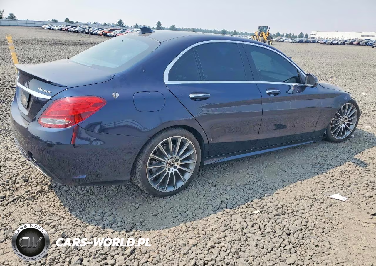 2018 Mercedes-Benz C 300 4Matic VIN:55SWF4KB2JU259797 - 3