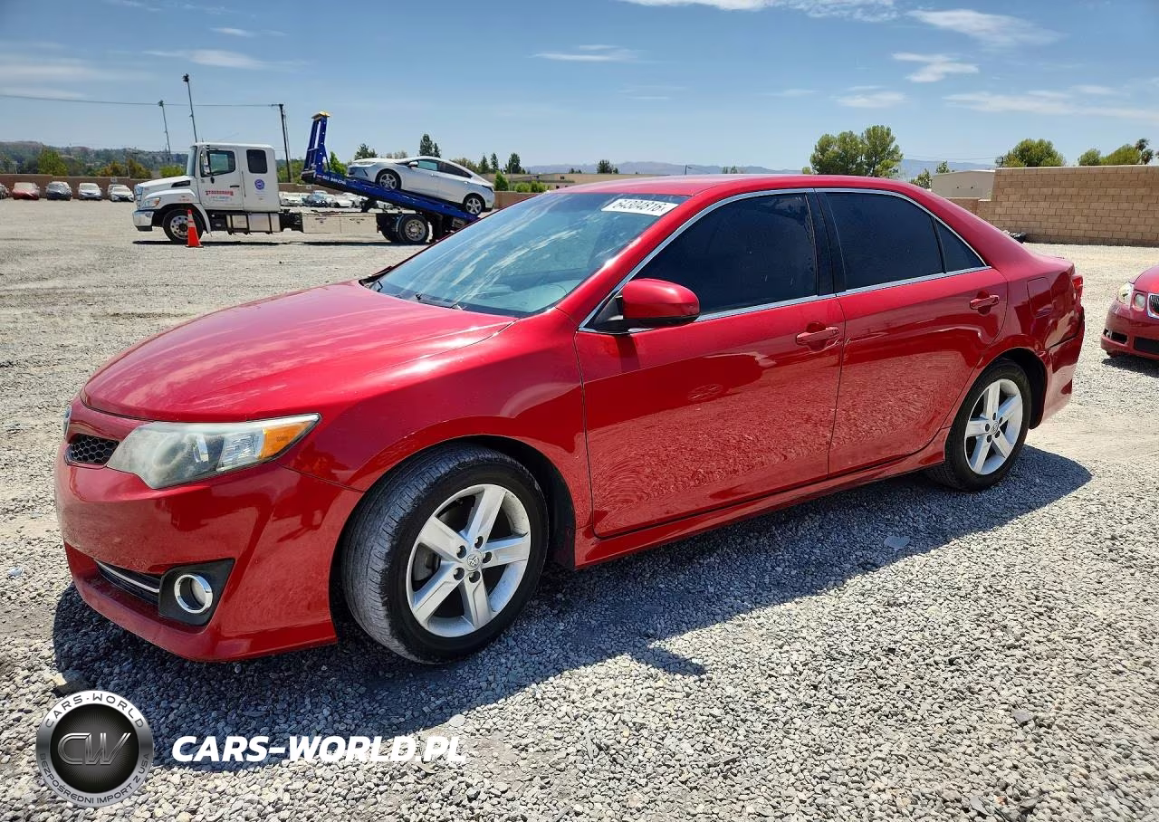 2014 Toyota Camry Se – zdjęcie 1 z 13