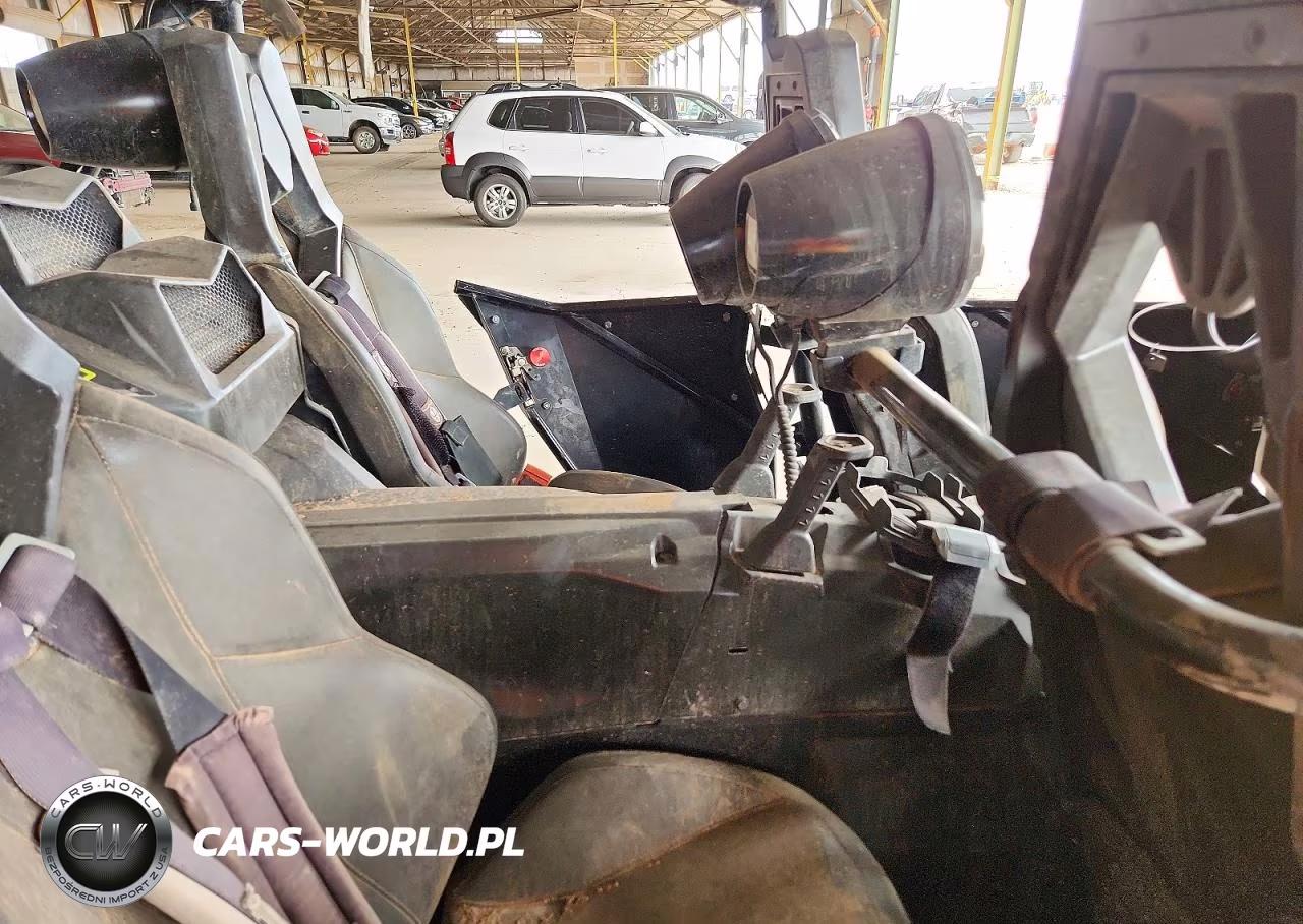 2016 Can-Am Maverick Utility Vehicle VIN:3JBPEAR28GJ000432 - 6
